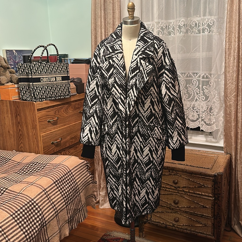 Nwt Black & White Patterned Women's Coat Size L